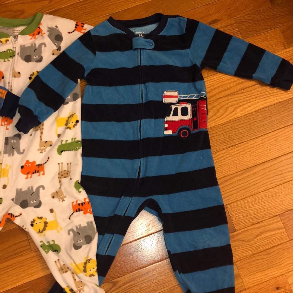 Carter PJs 2T/24mo - Picture 2 of 4